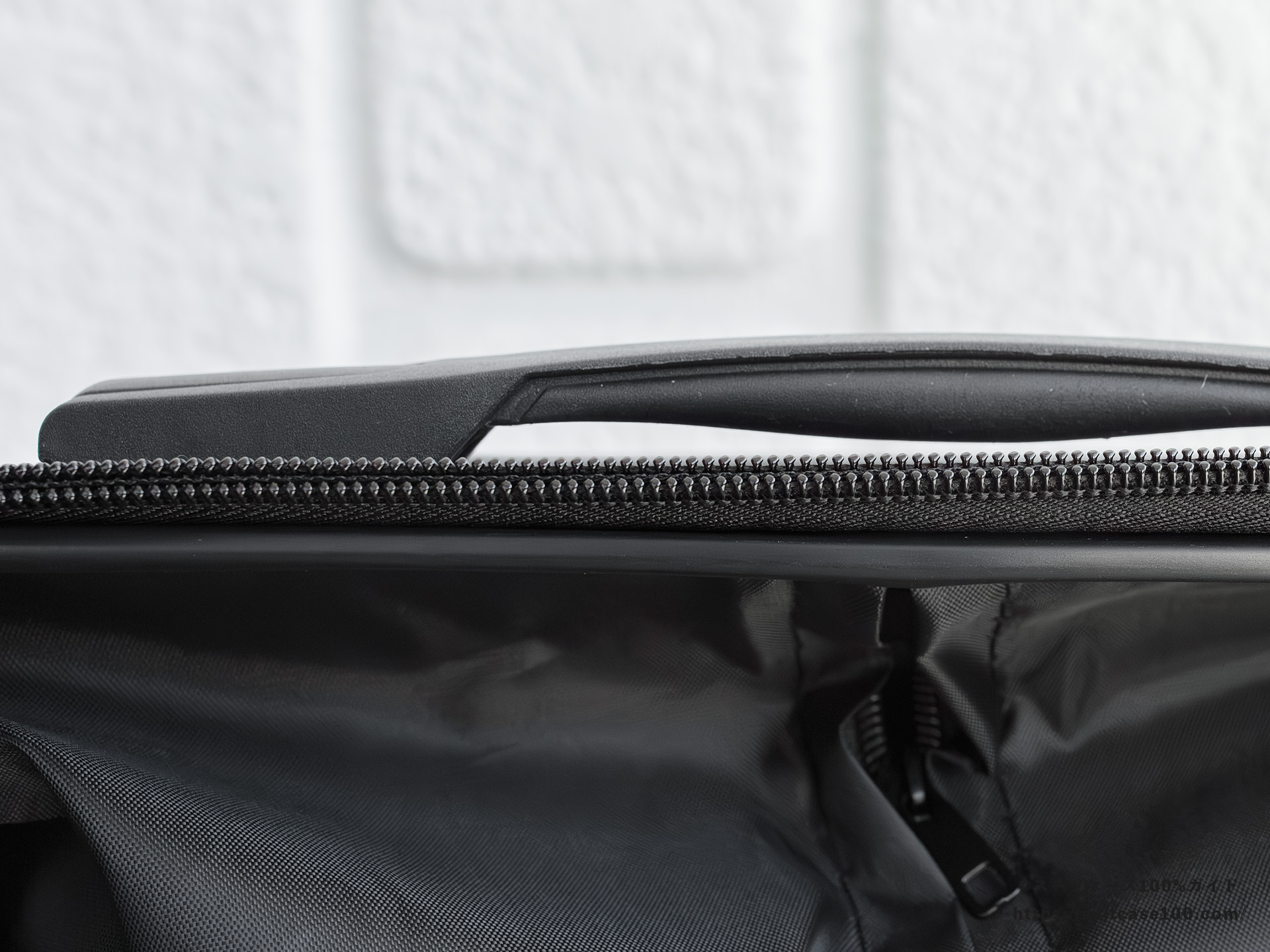 3COINS(スリーコインズ) 機内持ち込みサイズスーツケース セキュリティファスナーレビュー