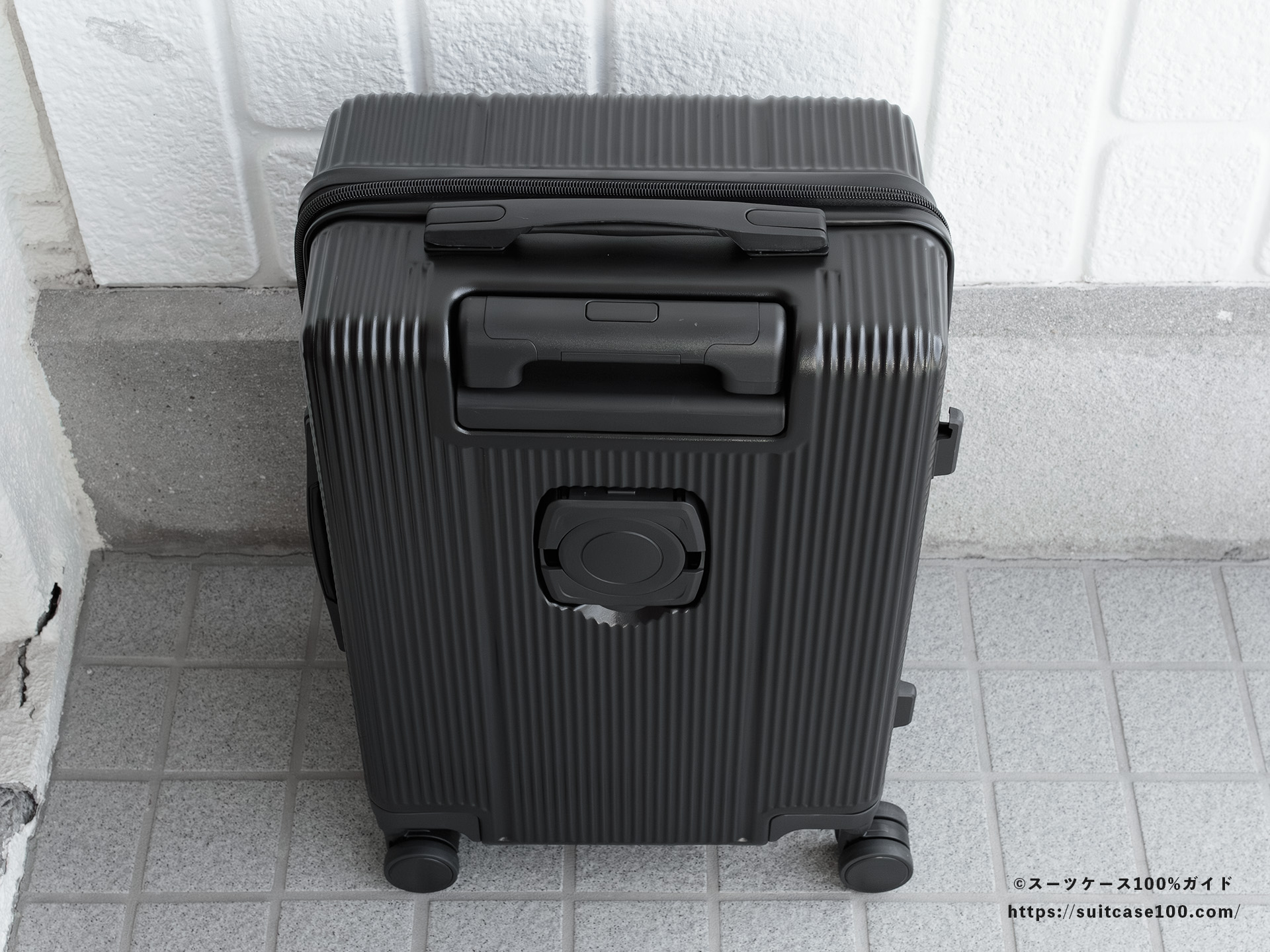 3COINS(スリーコインズ) 機内持ち込みサイズスーツケース 外観レビュー 上部