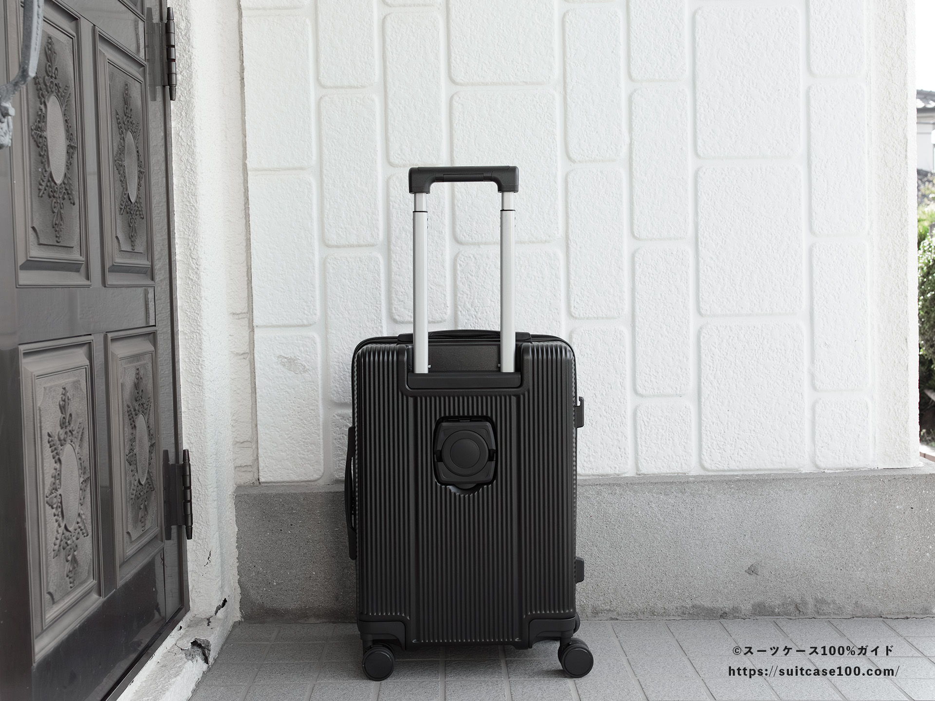 3COINS(スリーコインズ) 機内持ち込みサイズスーツケース キャリーハンドルレビュー 最小の状態