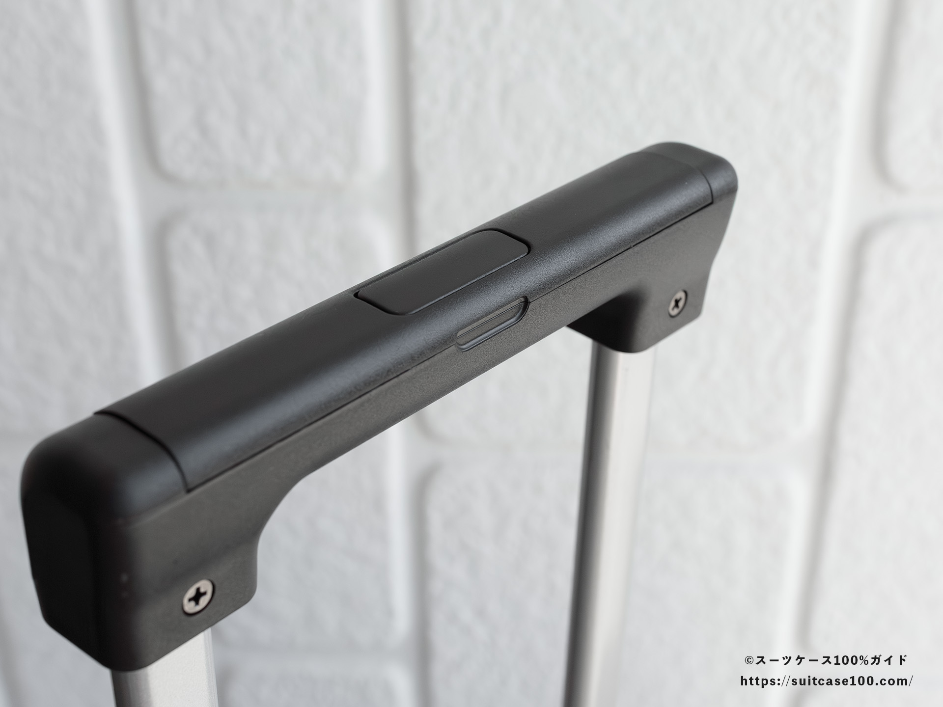 3COINS(スリーコインズ) 機内持ち込みサイズスーツケース スマホスタンドレビュー 収納状態