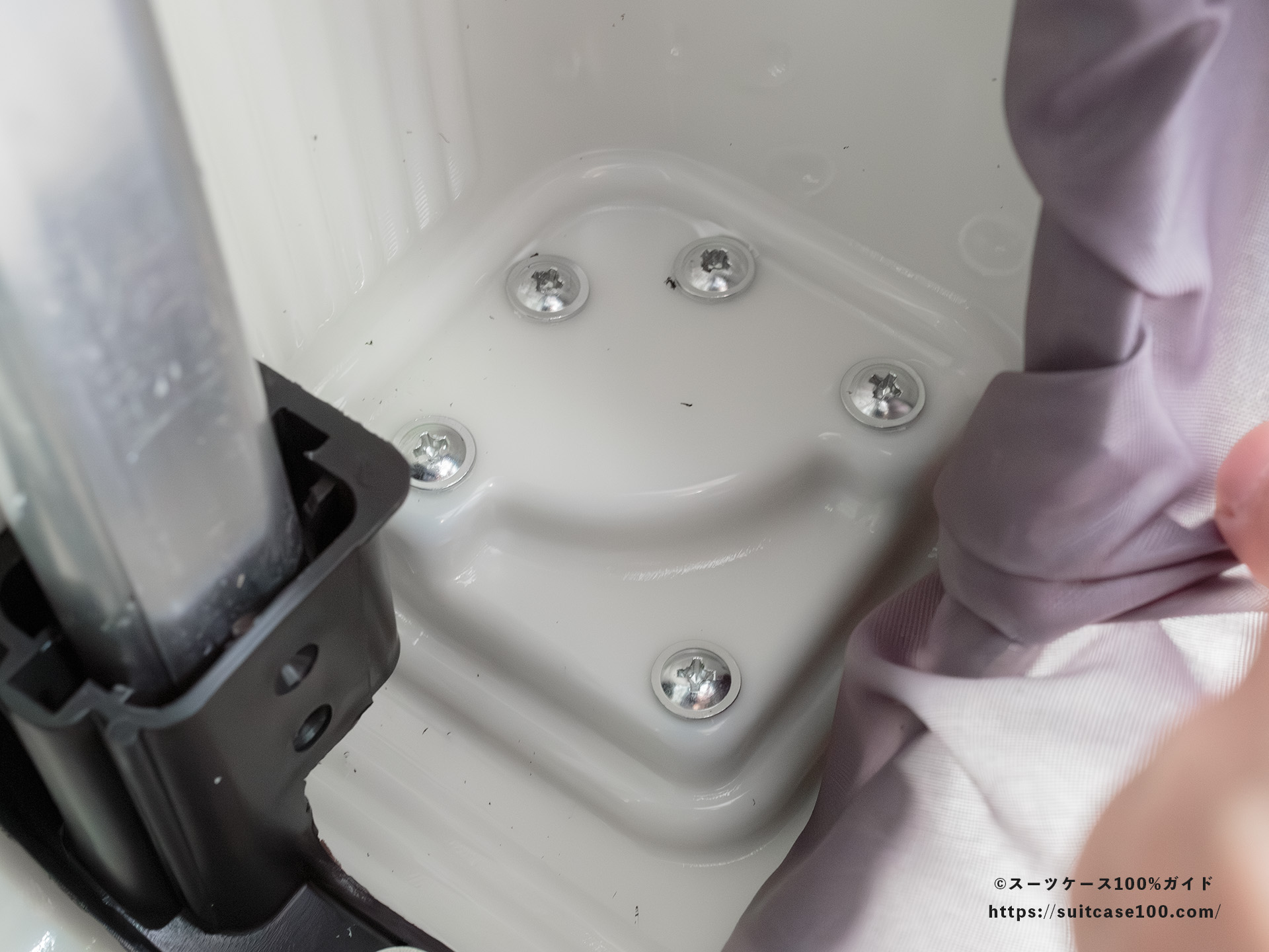 Soolom L888 内部レビュー キャスター固定部