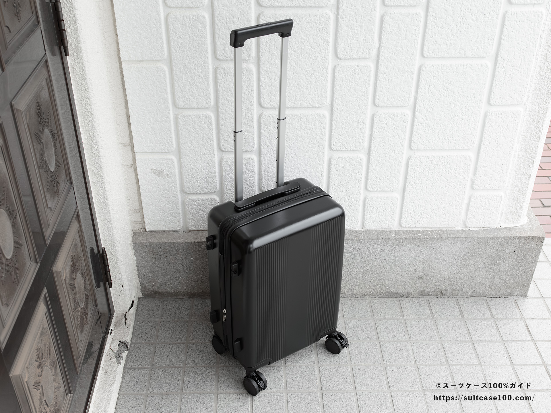 Soolom L888 外観レビュー キャリーハンドルを伸ばした全体図