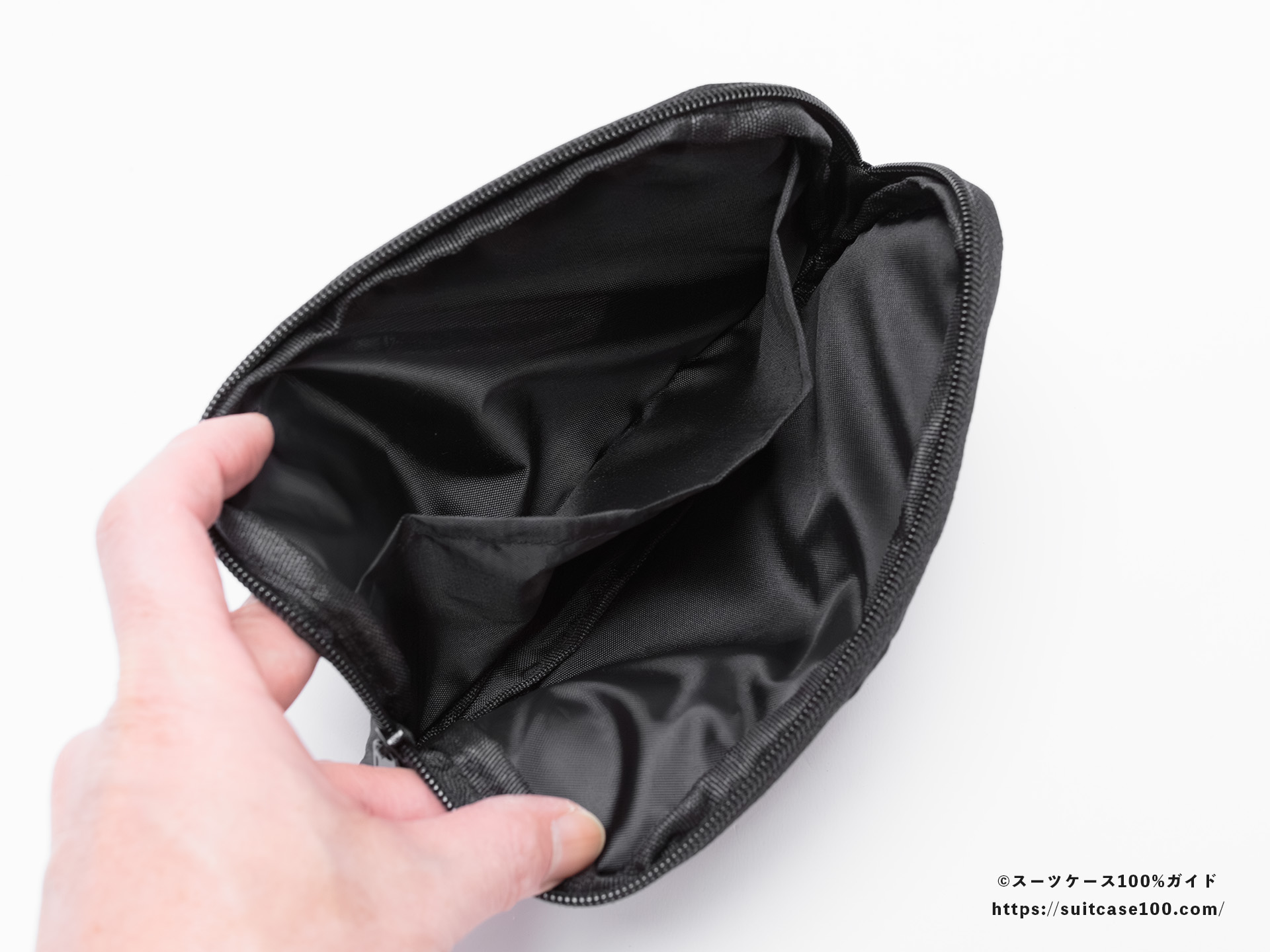 3COINS(スリーコインズ) 溝ポーチ 外観レビュー 中を開いて見た図