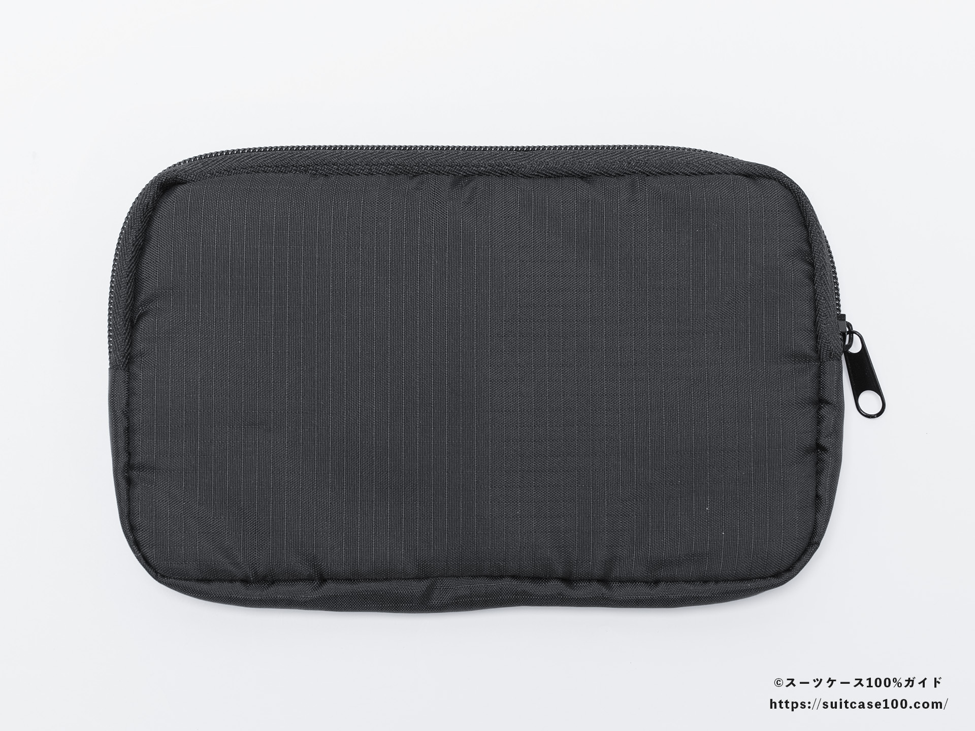 3COINS(スリーコインズ) 溝ポーチ 外観レビュー 真上から見た図