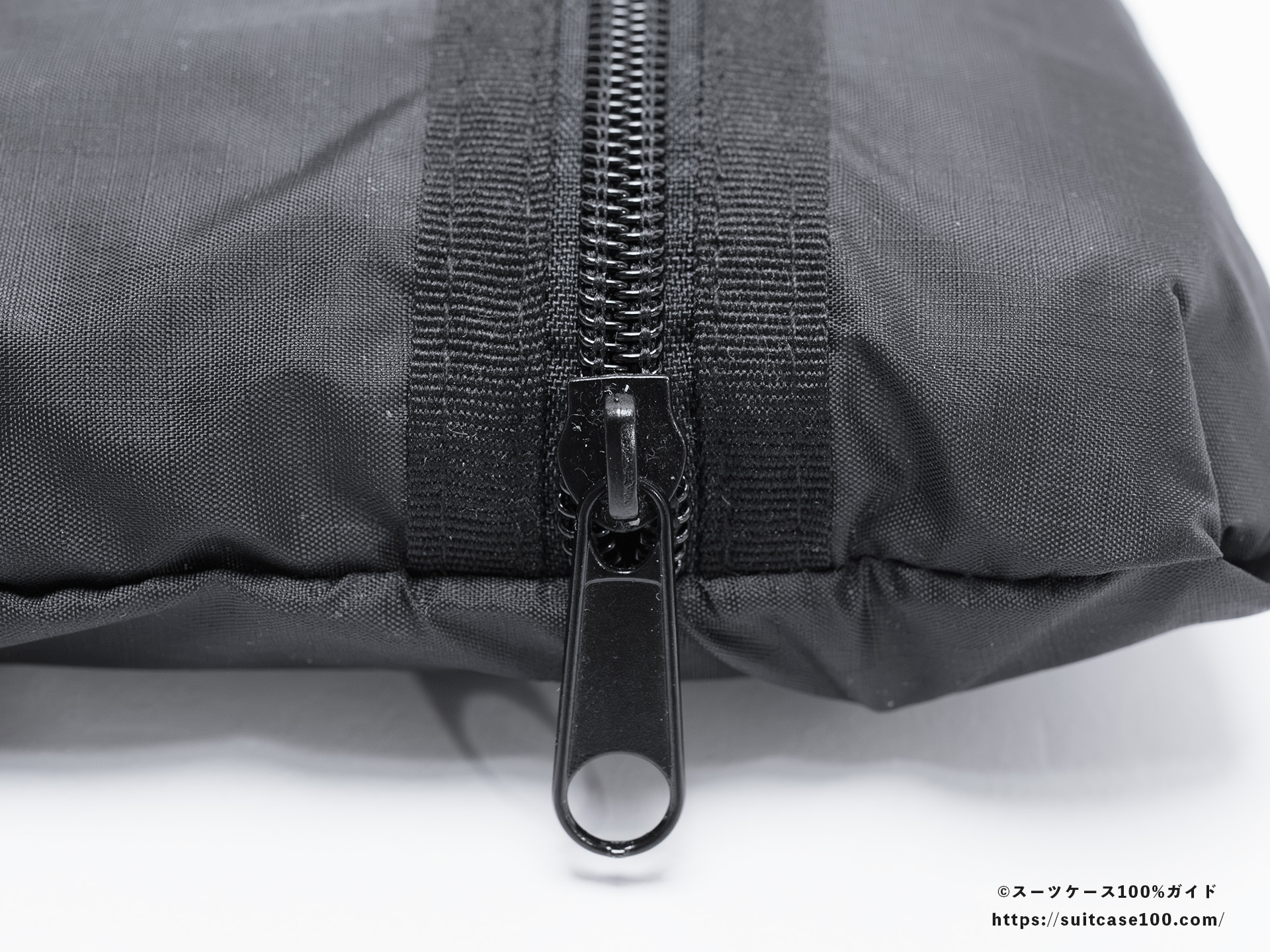 LAKOLE キャリーオンボストンバッグ 外観レビュー ファスナー部拡大