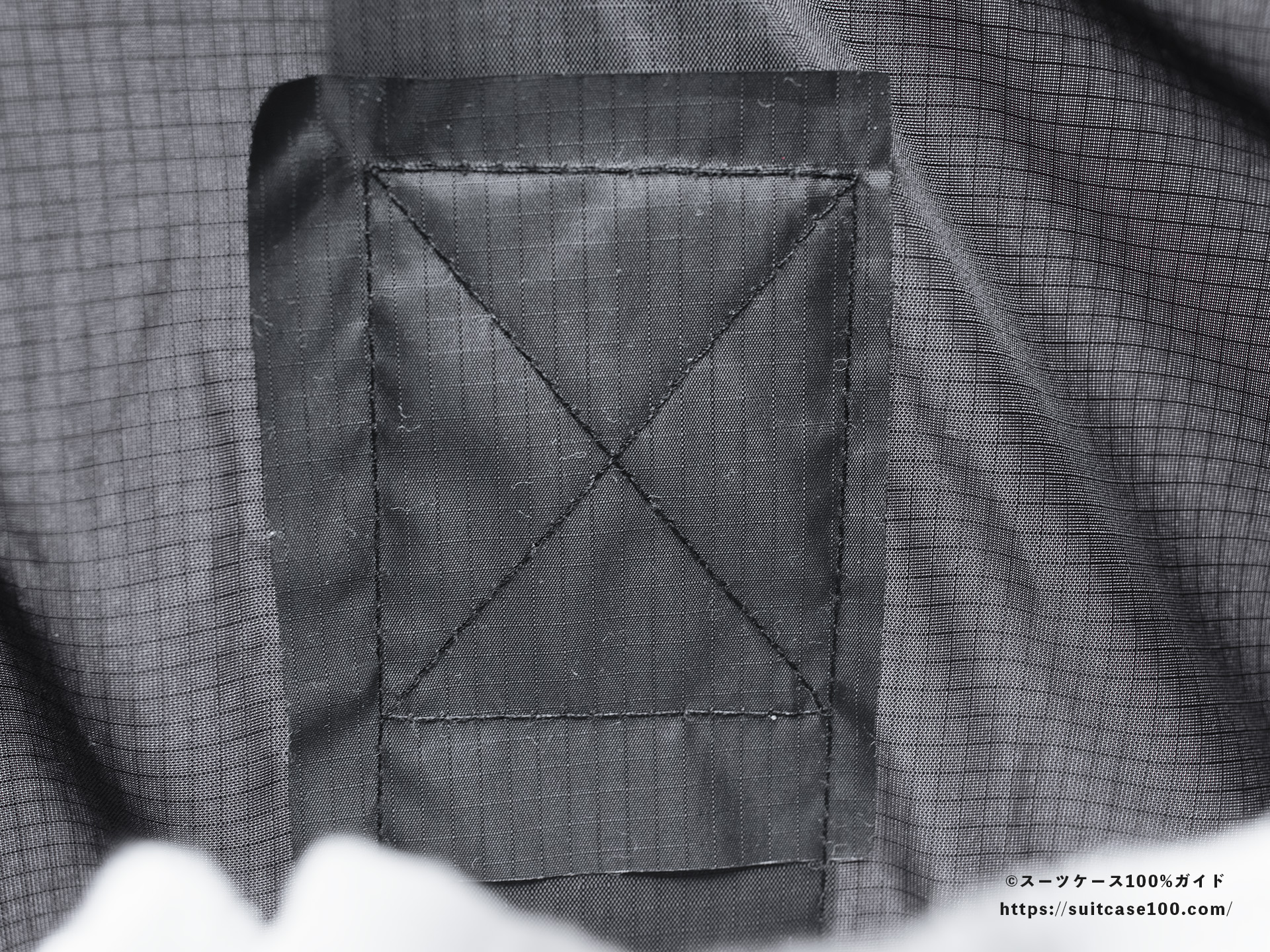 LAKOLE キャリーオンボストンバッグ 外観レビュー 中面 ハンドル固定部の縫製裏側