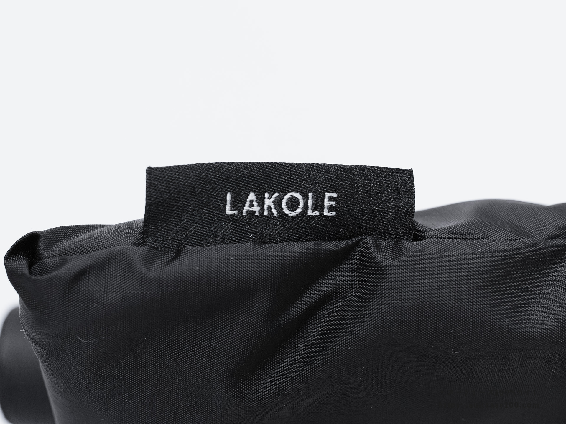 LAKOLE キャリーオンボストンバッグ 外観レビュー LAKOLEタグ拡大