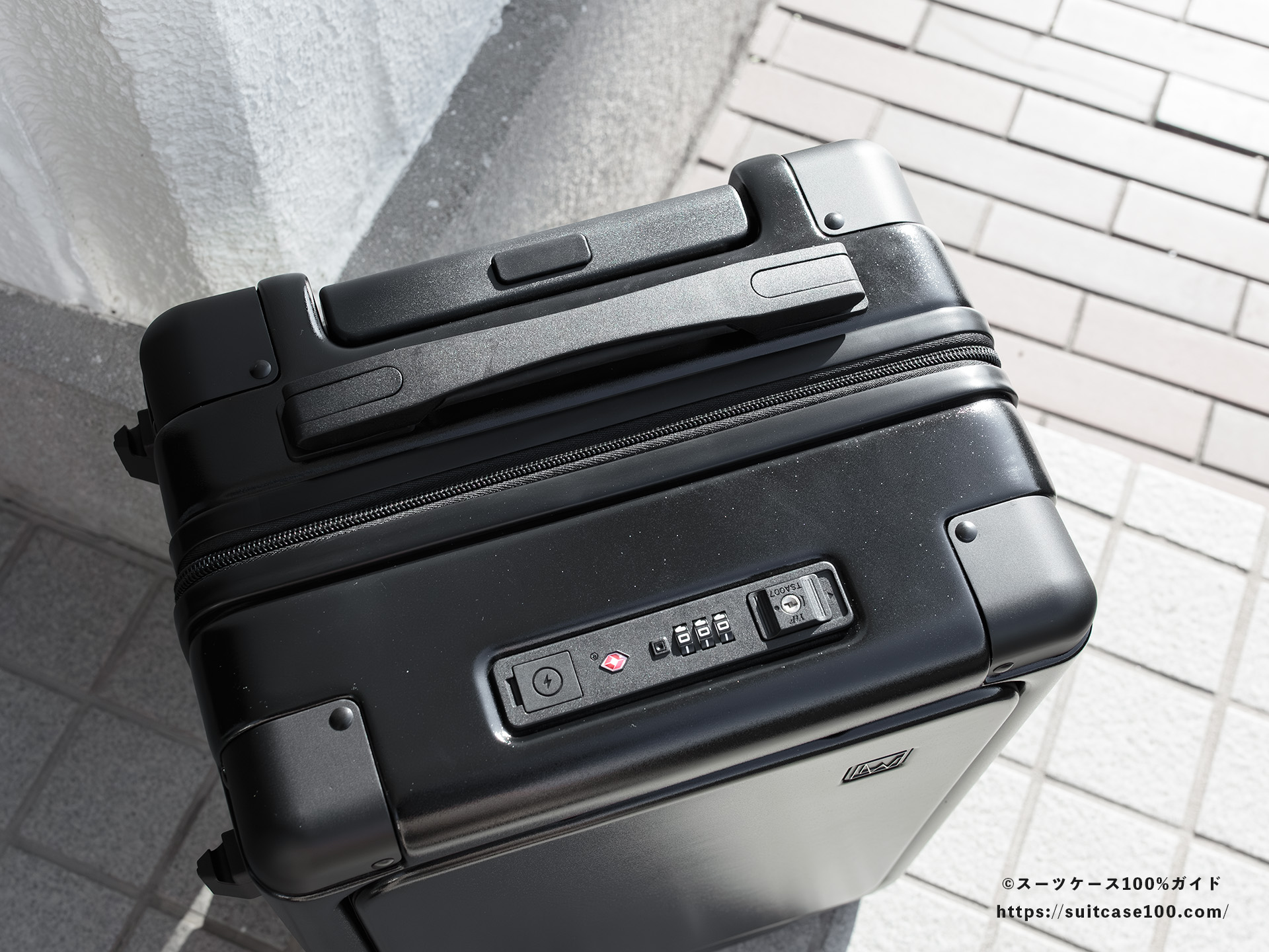 LW 5213-48 外観レビュー 上面を明るいところで見た図