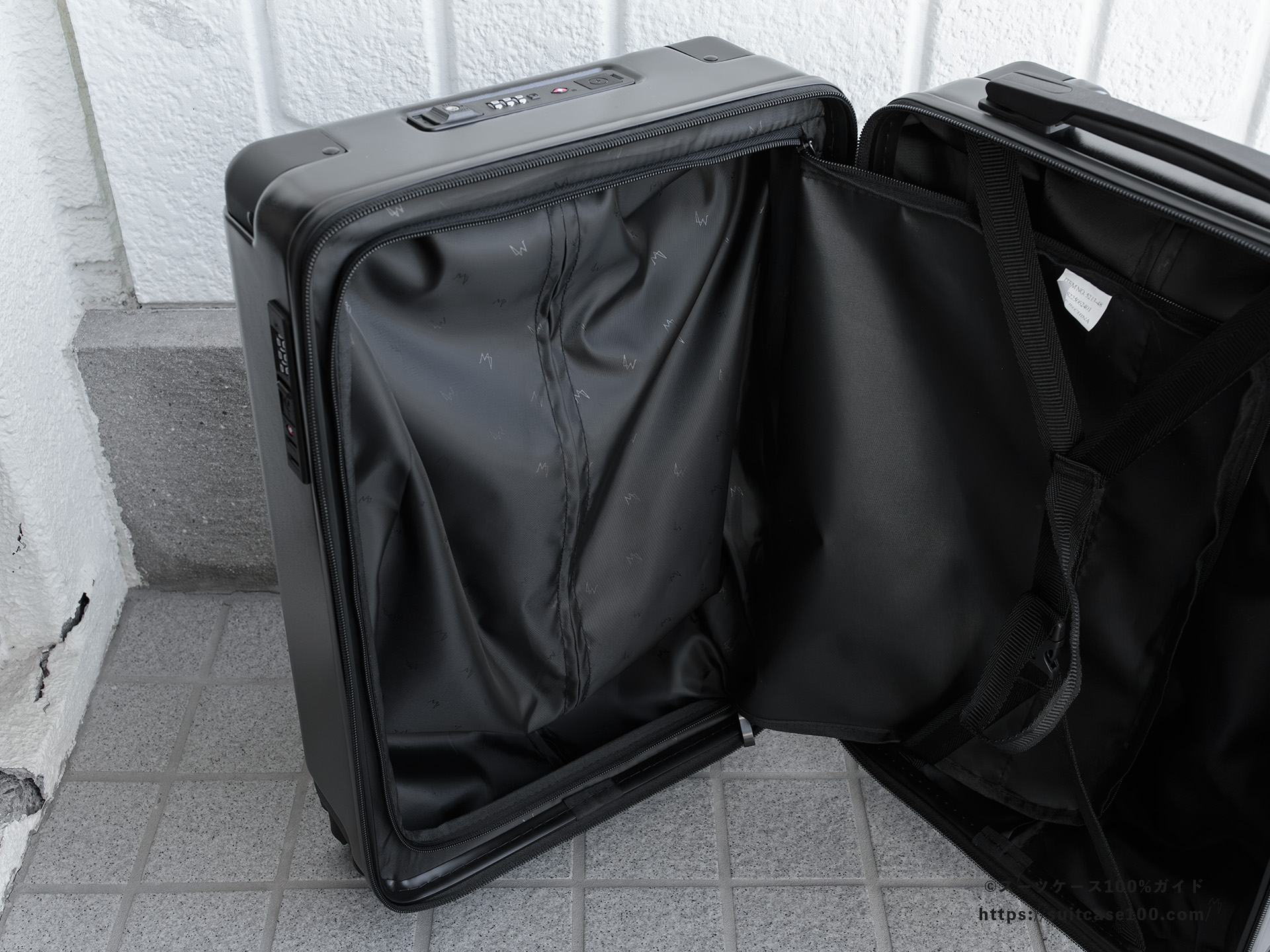 LW 5213-48 内装レビュー 左側仕切りを開けた図