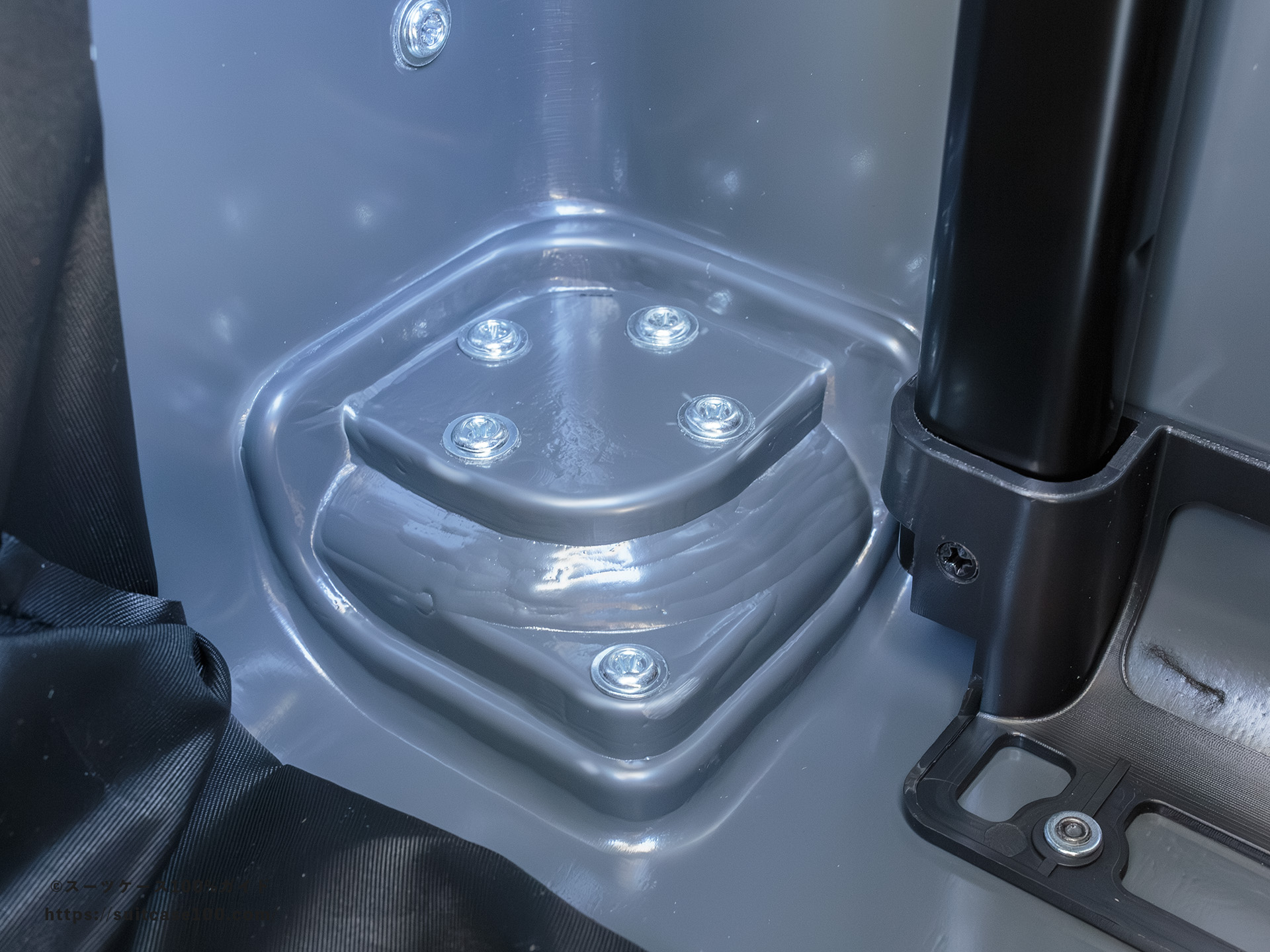 LW 5213-48 内部レビュー キャスター固定部