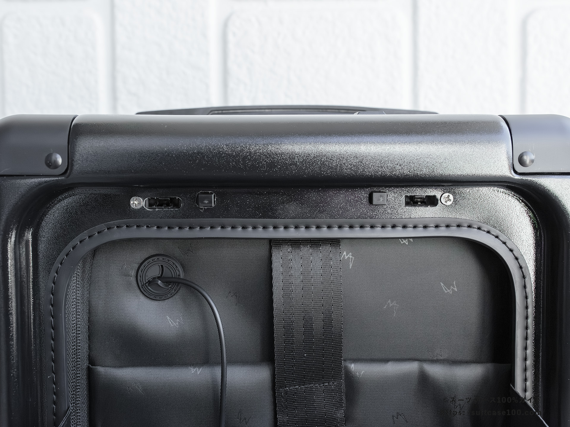 LW 5213-48 フロントポケットレビュー 本体側の金具固定部