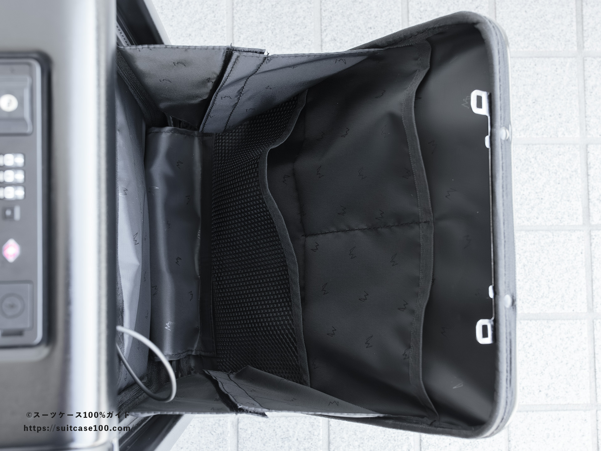 LW 5213-48 フロントポケットレビュー パネル側のポケット