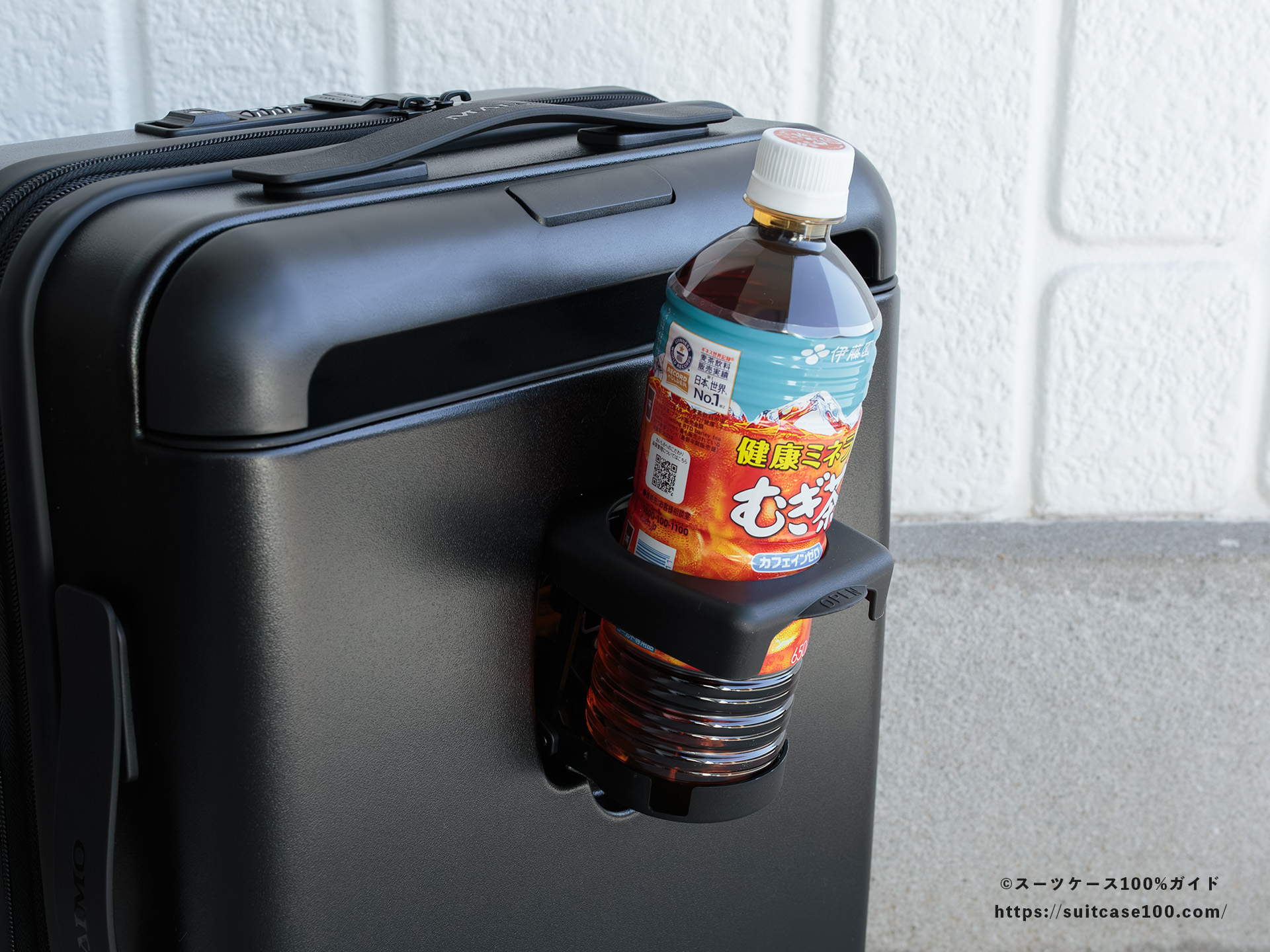 MAIMO SPEED U plus ドリンクホルダーレビュー 650mmのペットボトルを入れた図