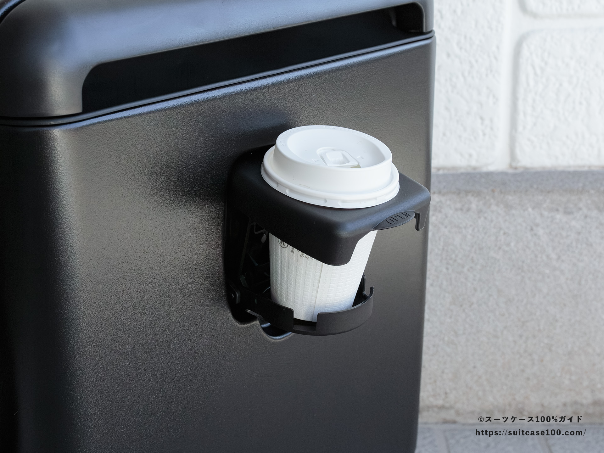 MAIMO SPEED U plus ドリンクホルダーレビュー セブンイレブンのRサイズのホットコーヒーカップを入れた図