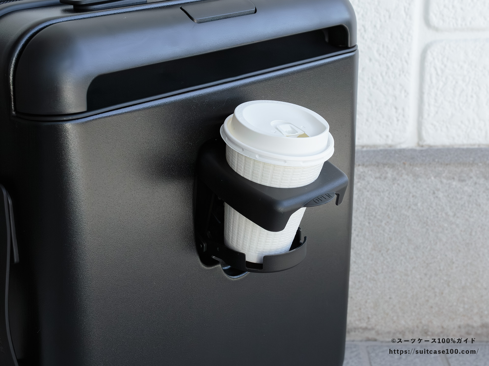 MAIMO SPEED U plus ドリンクホルダーレビュー セブンイレブンのLサイズのホットコーヒーカップを入れた図