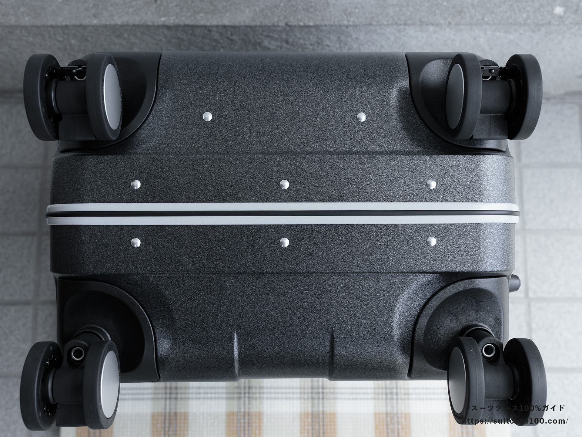 SHOEI スーツケース X-CORE 外観レビュー 底面