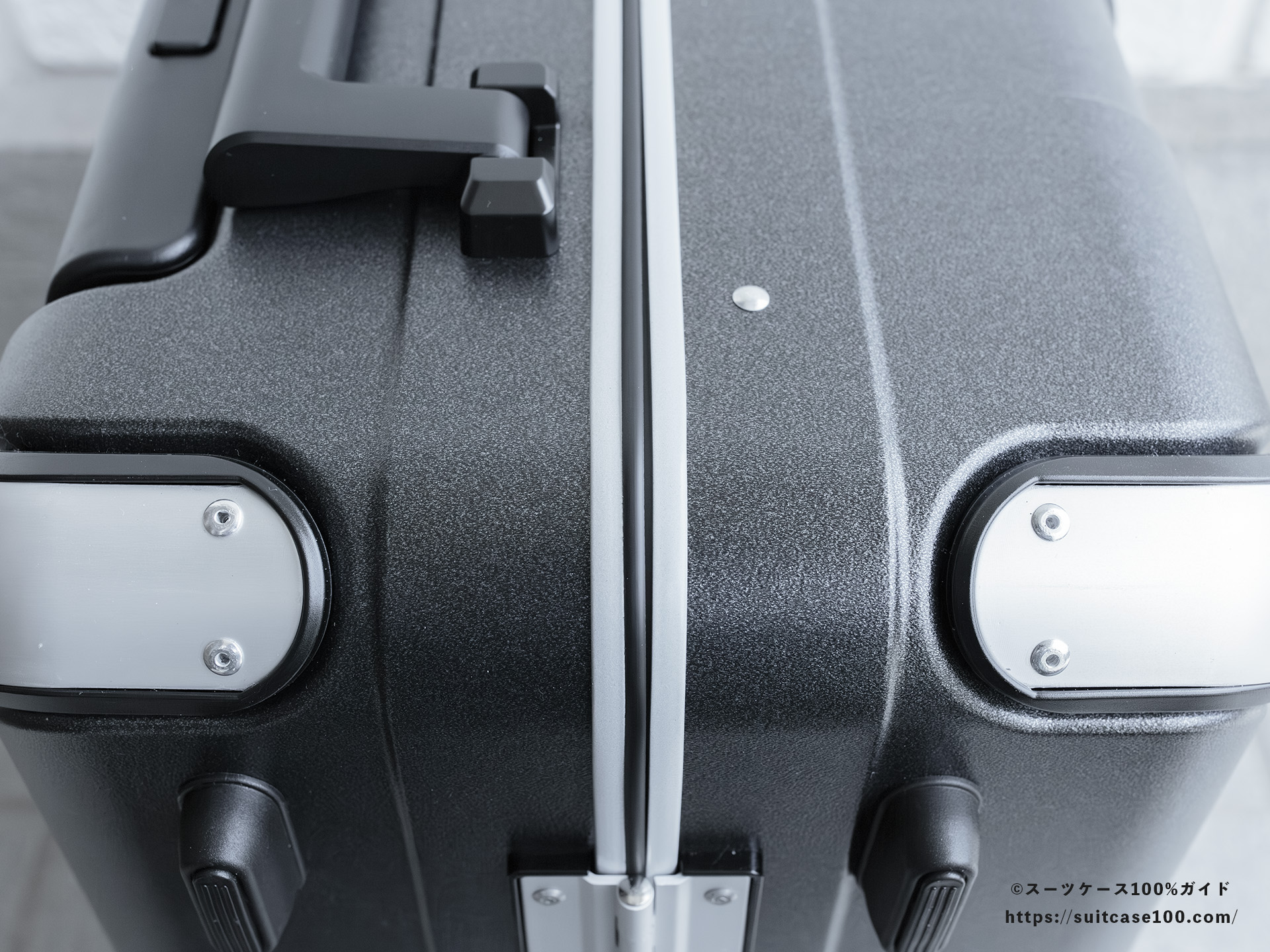 SHOEI スーツケース X-CORE レビュー フレーム勘合の隙間