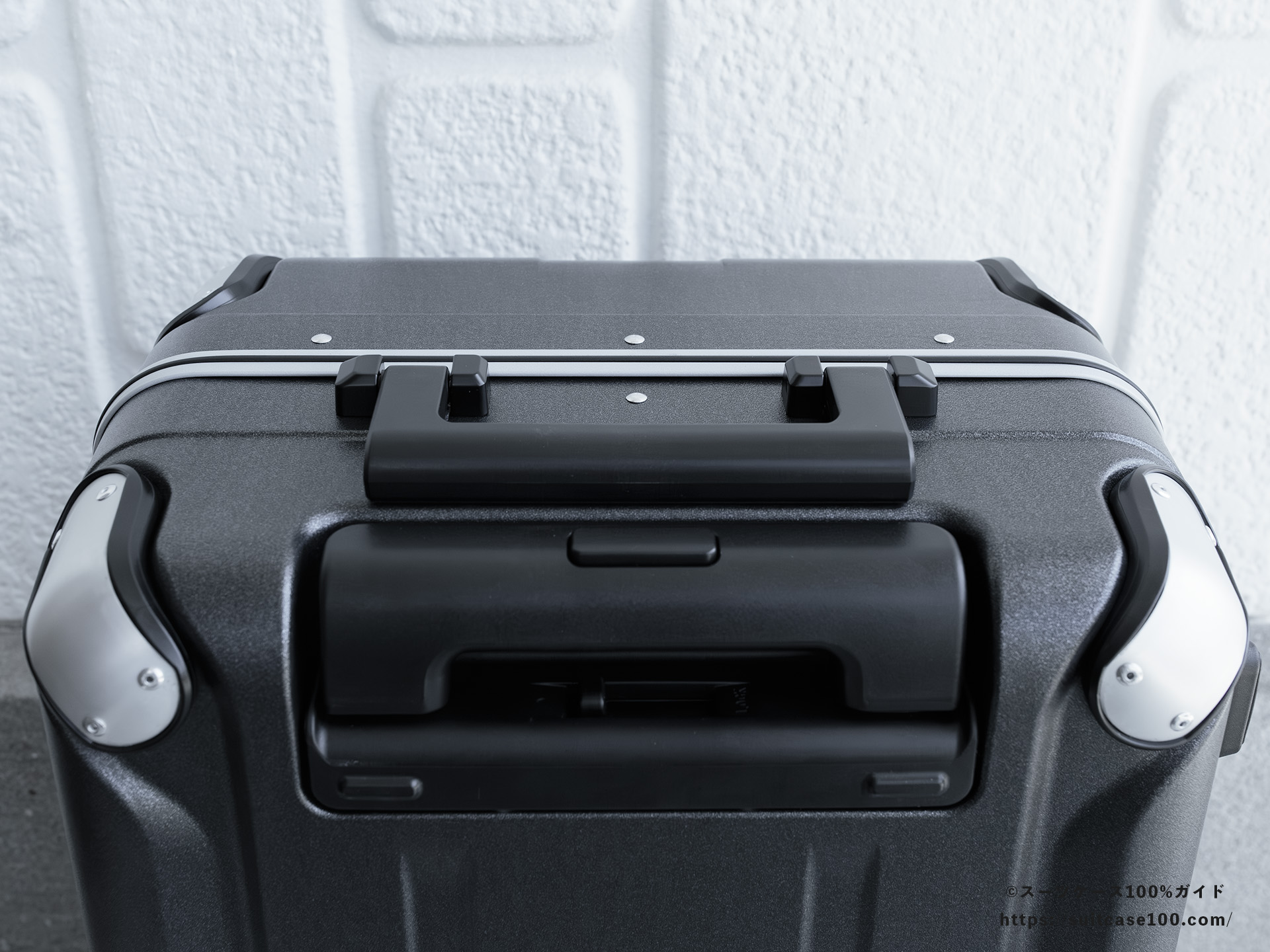 SHOEI スーツケース X-CORE トップハンドルレビュー 正面から見た図
