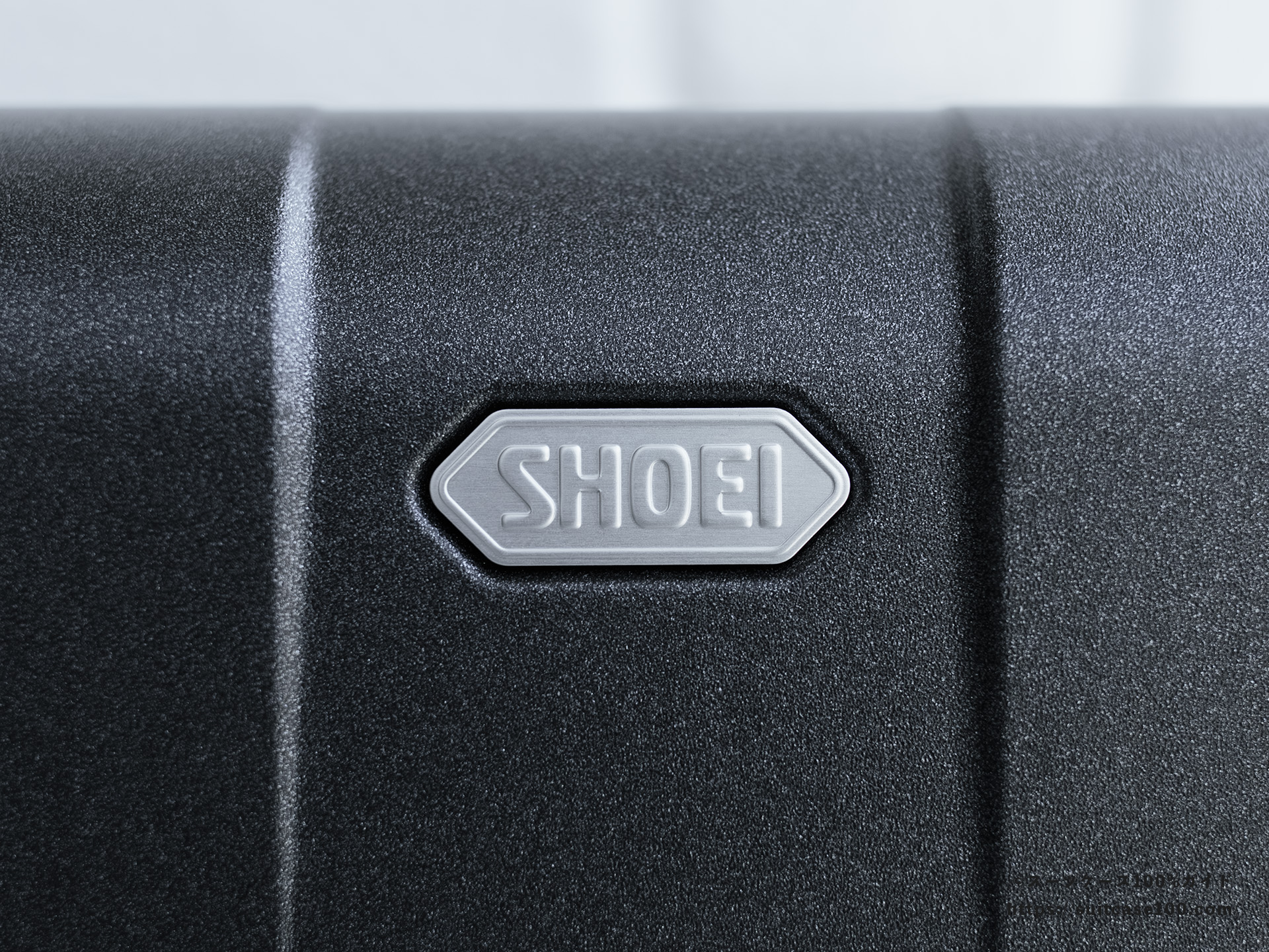 SHOEI スーツケース X-CORE 外観レビュー ロゴ拡大