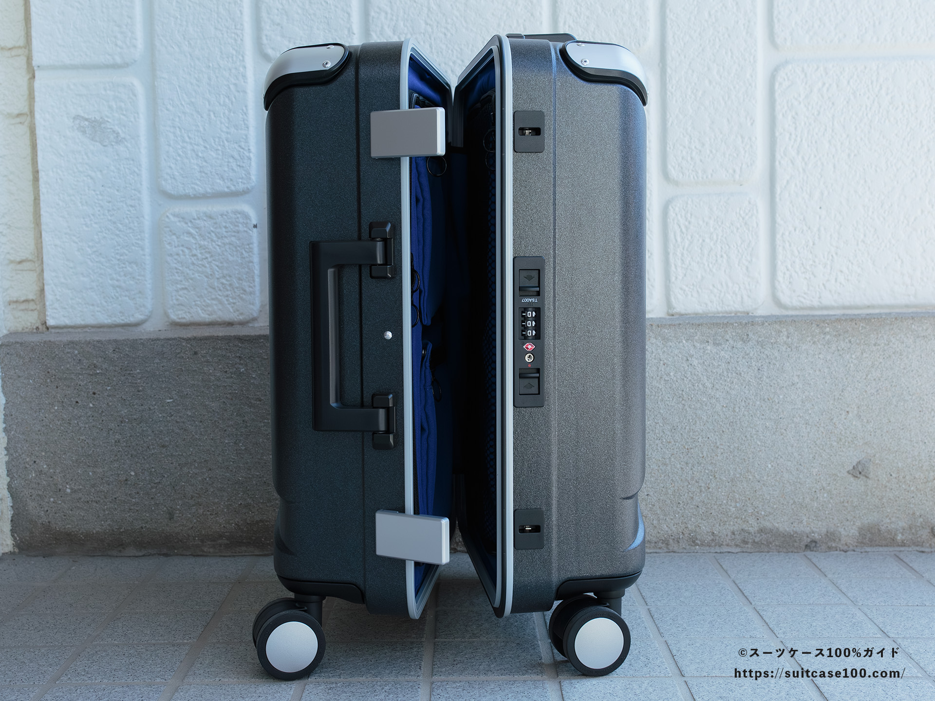 SHOEI スーツケース X-CORE TSAロックレビュー ロック解除して本体を少し開けた図