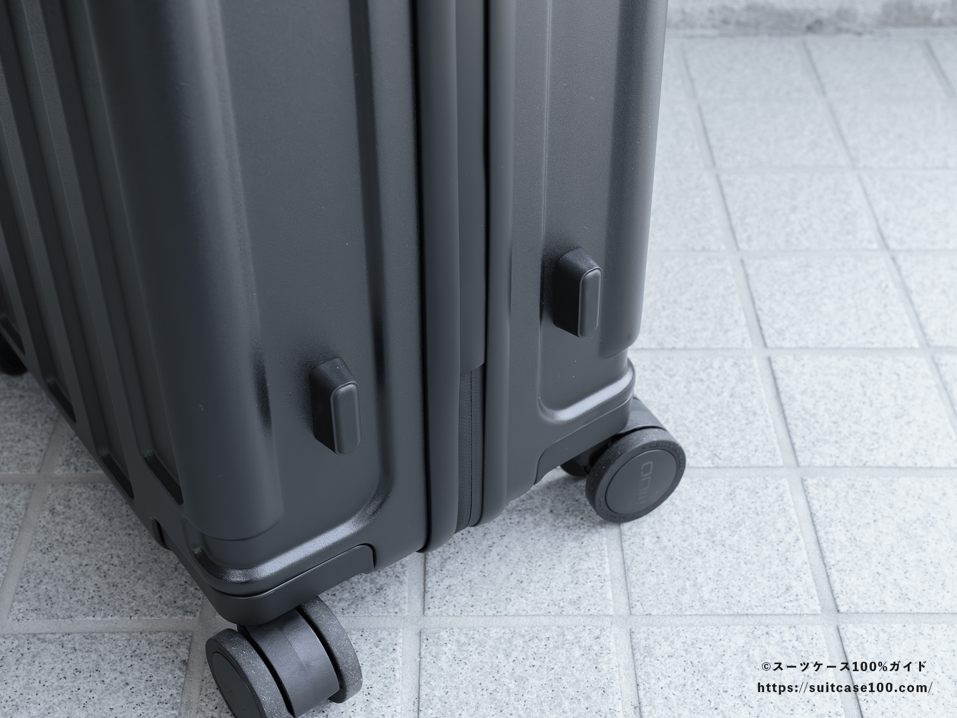 ROOKLYN OUTDOOR COMPANY The Jet Carry 外観レビュー 底鋲下側