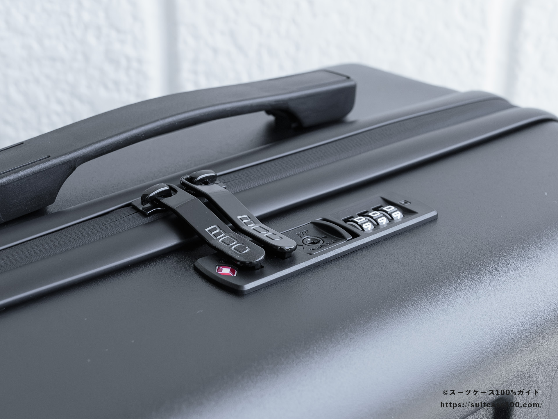 ROOKLYN OUTDOOR COMPANY The Jet Carry TSAロックレビュー 斜め上から見た図