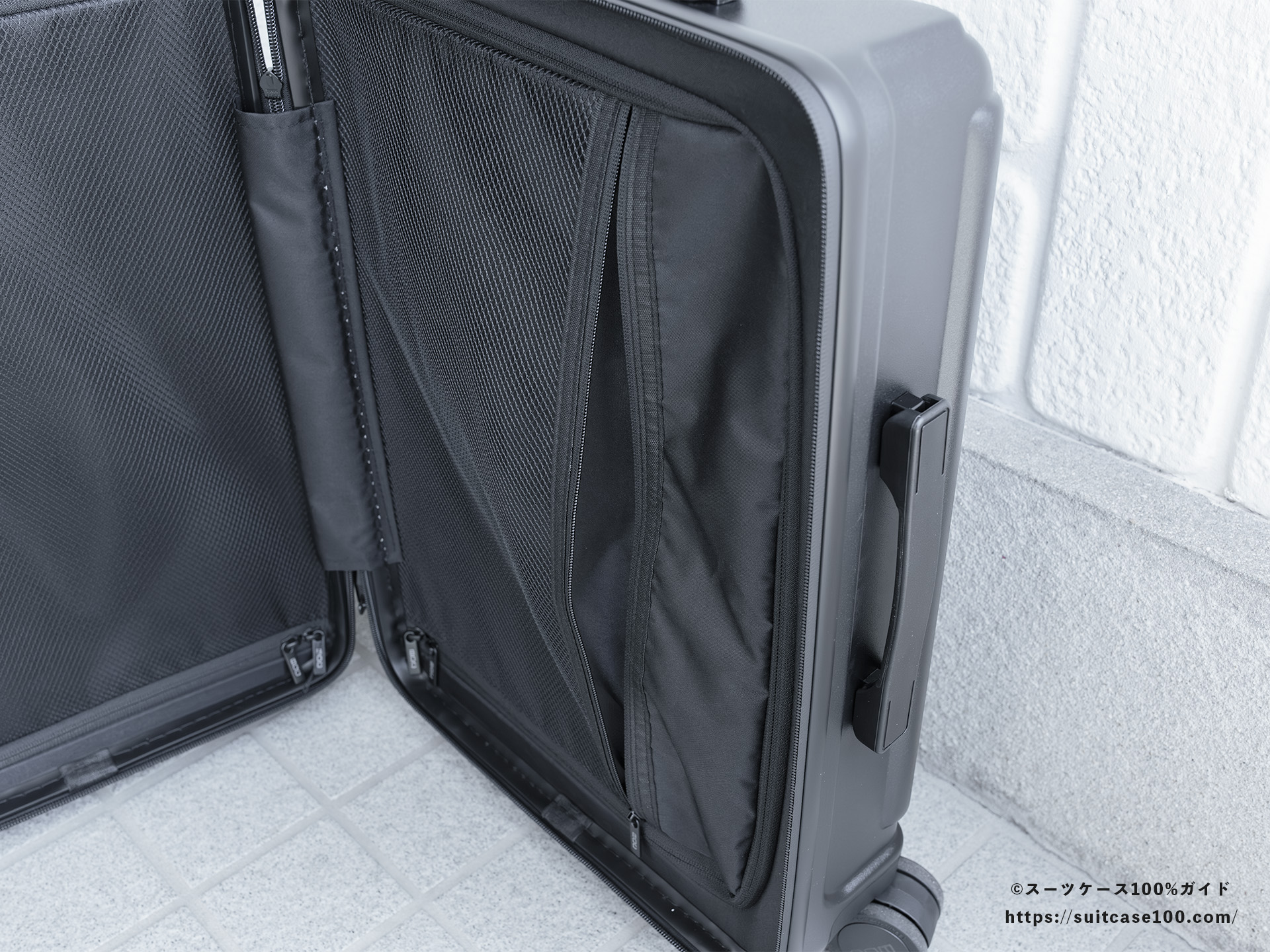 ROOKLYN OUTDOOR COMPANY The Jet Carry 内装レビュー 右側仕切りのポケットを開けた図