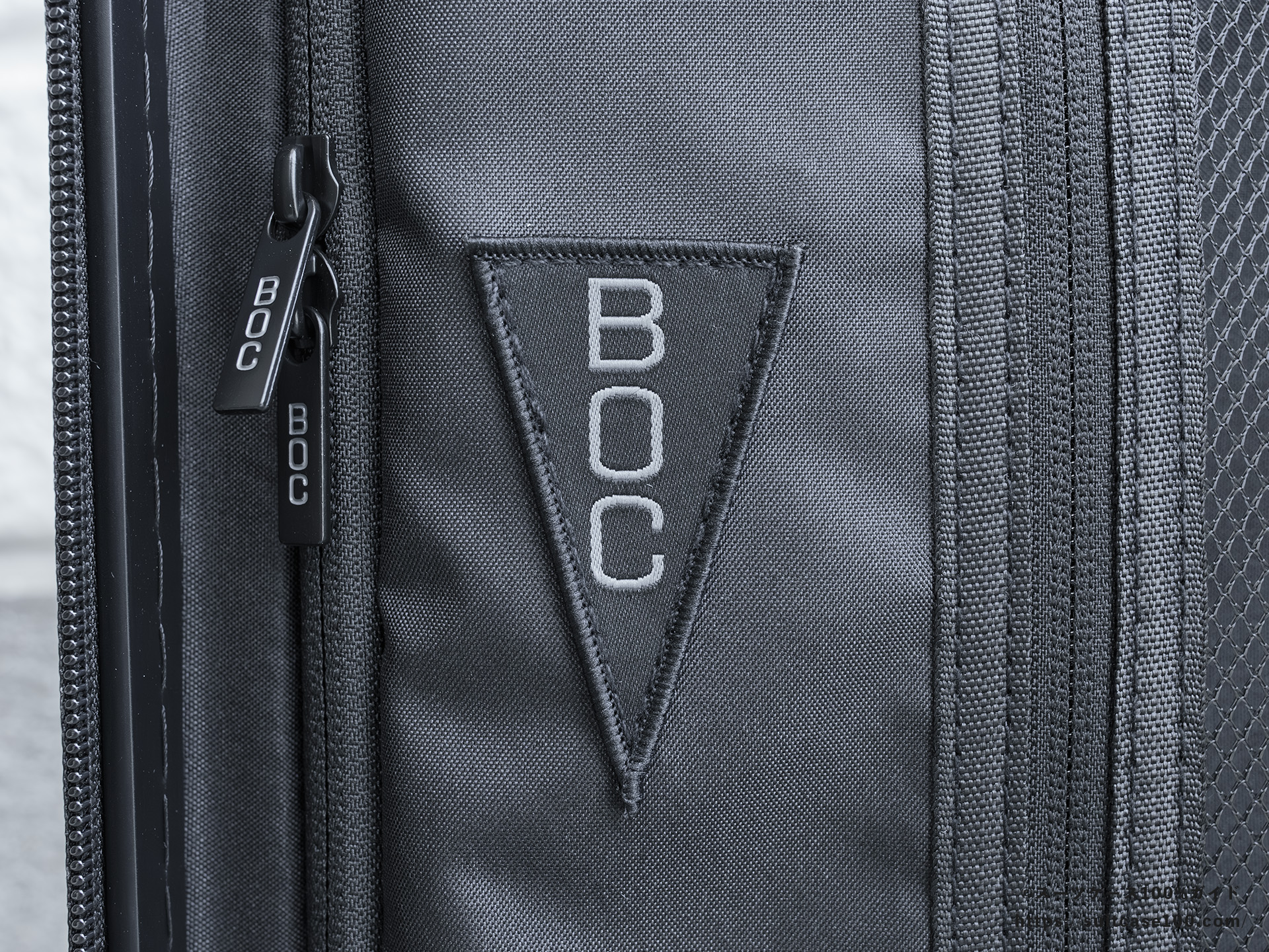ROOKLYN OUTDOOR COMPANY The Jet Carry 内装レビュー 左側仕切り BOCのロゴ