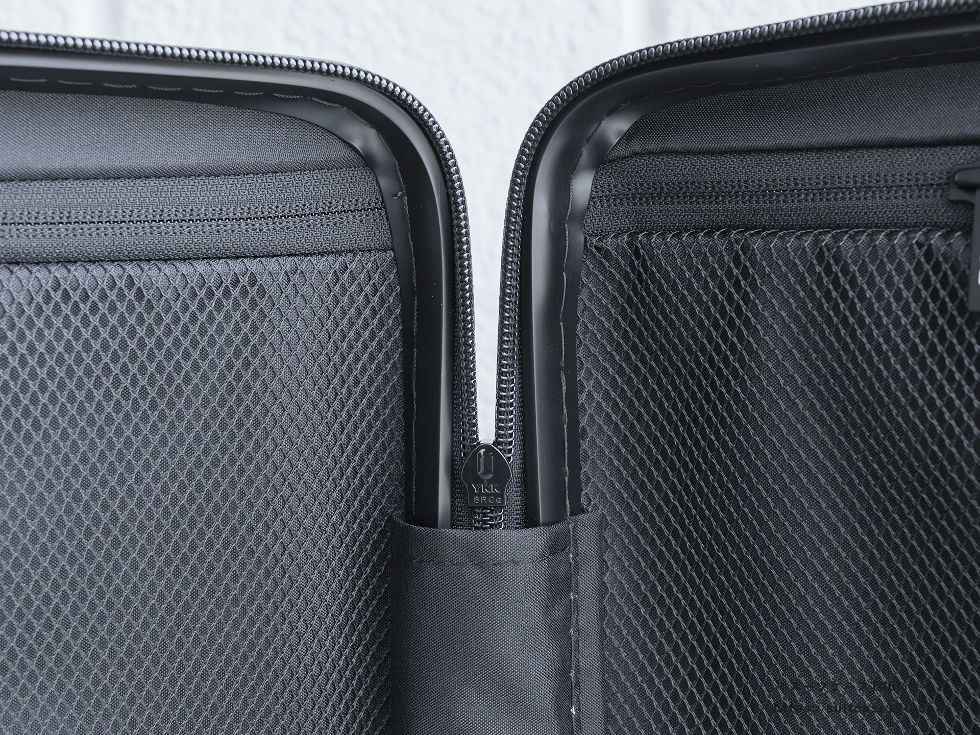 ROOKLYN OUTDOOR COMPANY The Jet Carry 内装レビュー 合わせ面のカバー上部