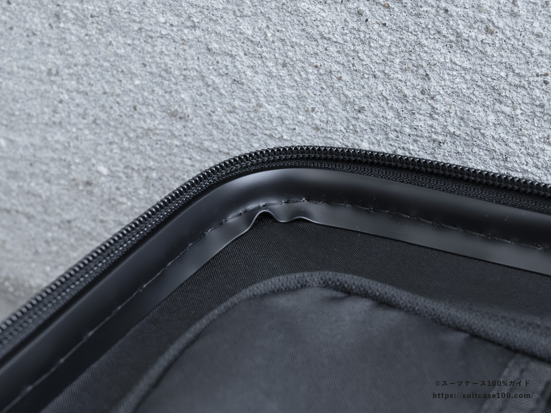 ROOKLYN OUTDOOR COMPANY The Jet Carry 内装レビュー 生地端部の縫製が雑な部分