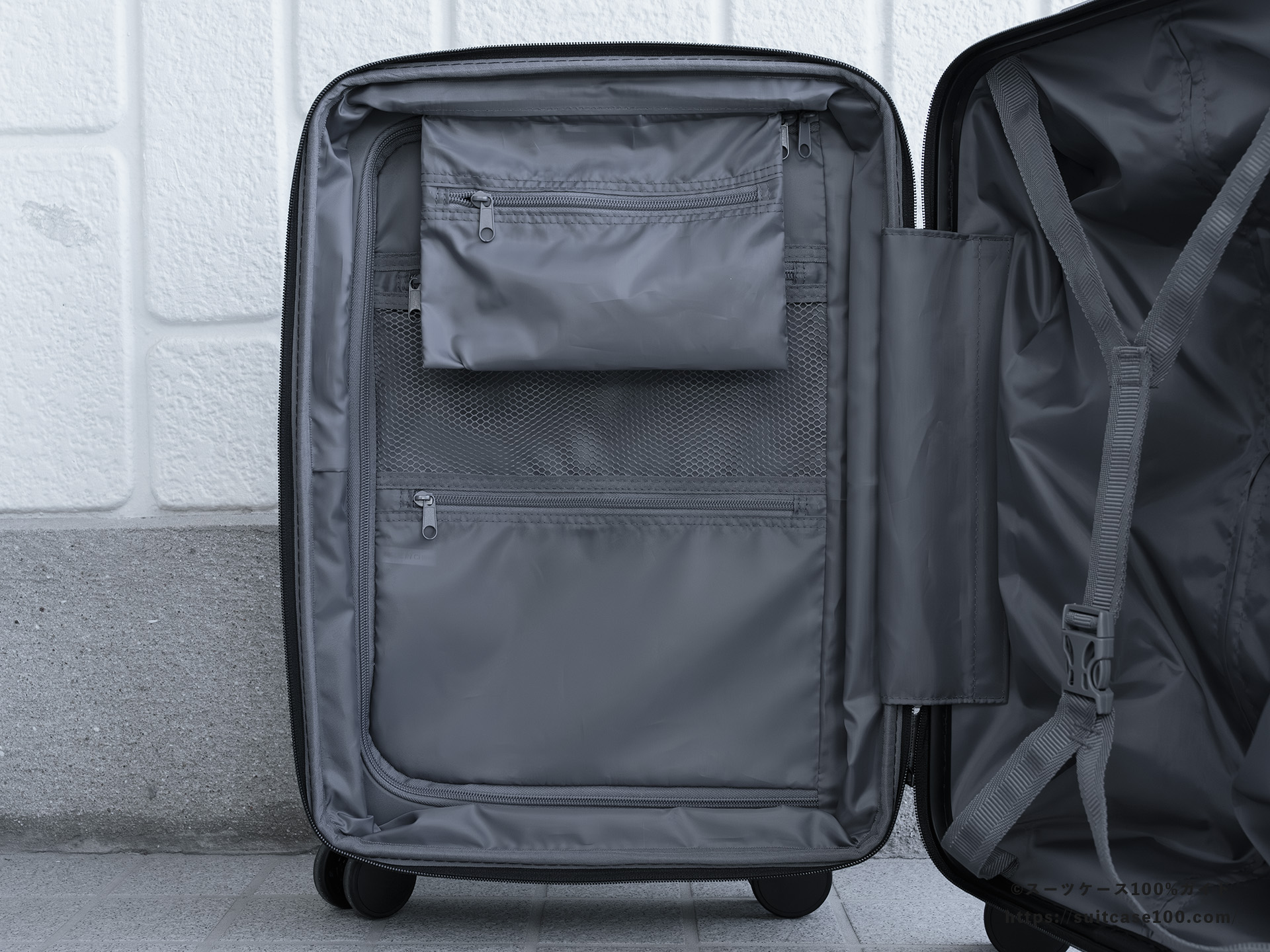 エレコム スーツケース BM-XSC01 内装レビュー 左側仕切り