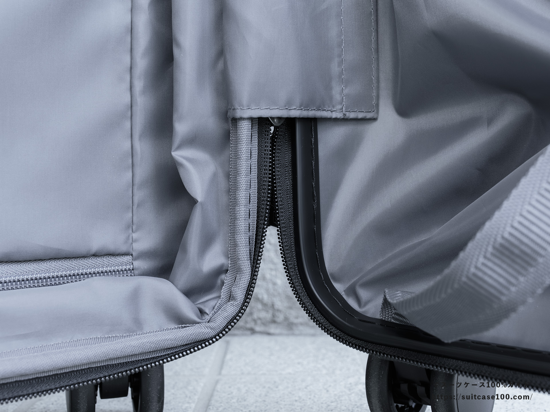 エレコム スーツケース BM-XSC01 内装レビュー 合わせ面のカバー下部