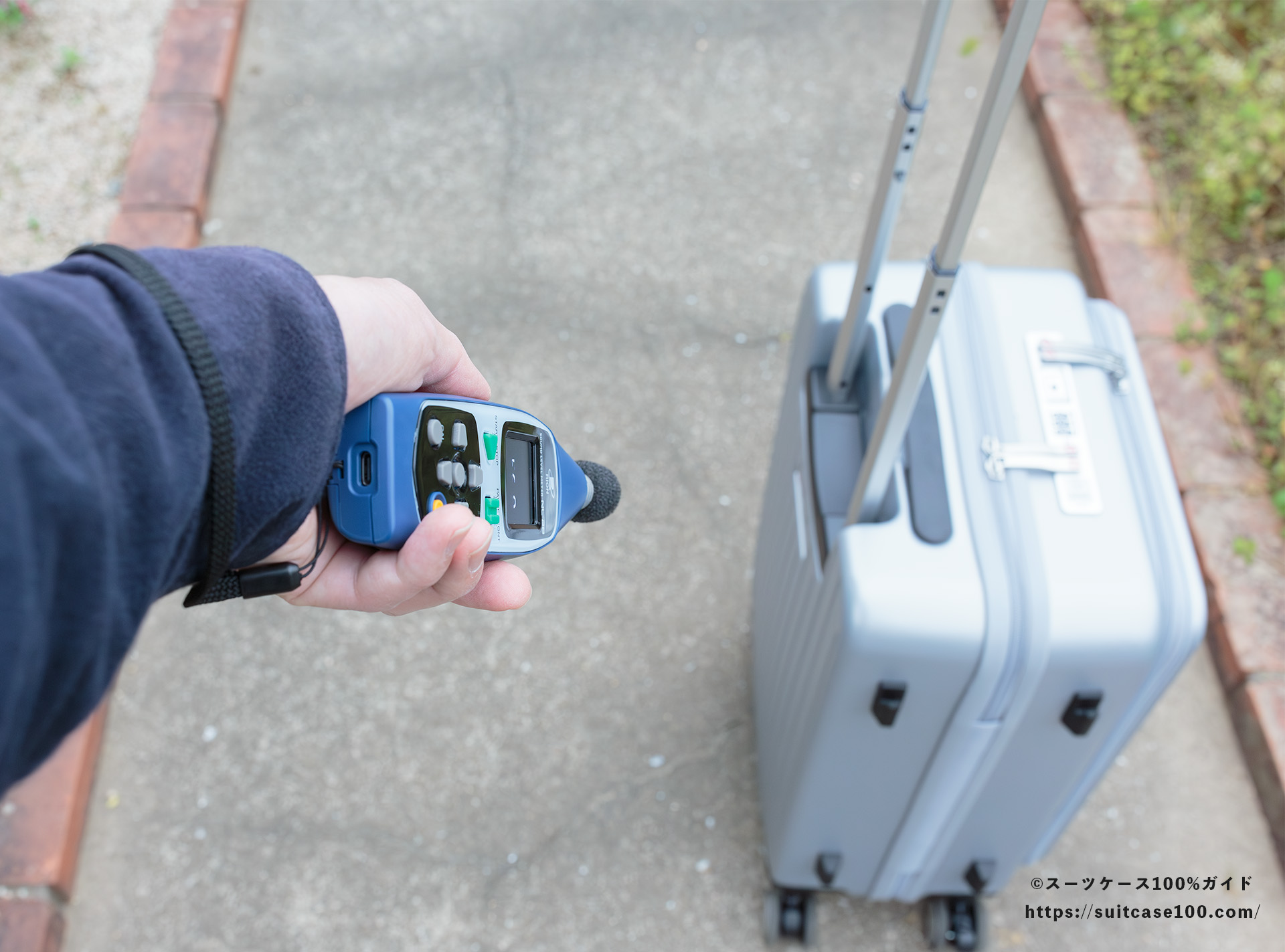 スイスミリタリー AVENTURA(アベンチュラ) レビュー 騒音計(リオン NL-28K 検定付き)で測定している図