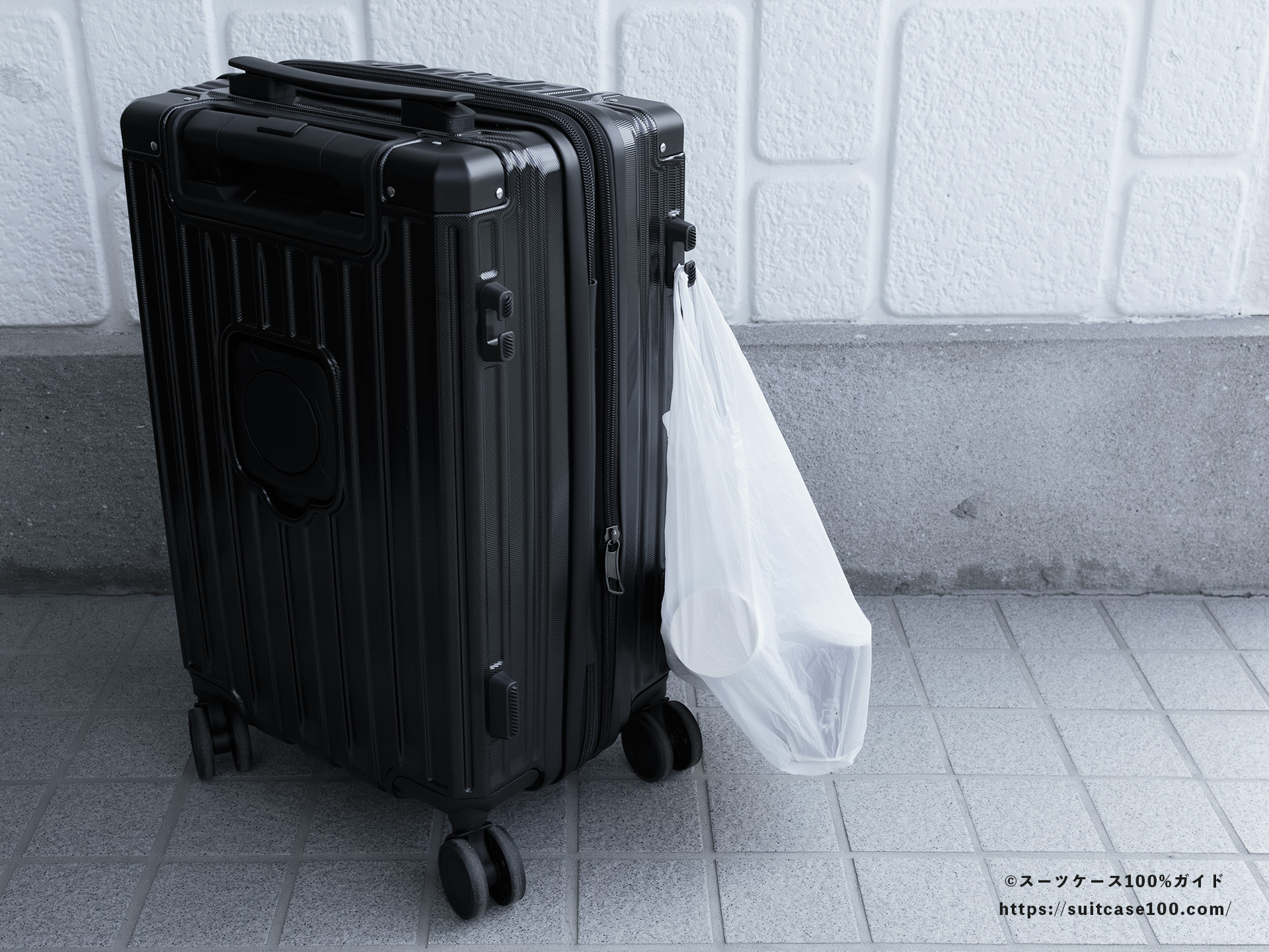 ATORREK 荷物をかけるフックレビュー(側面) Sサイズのレジ袋をかけた図